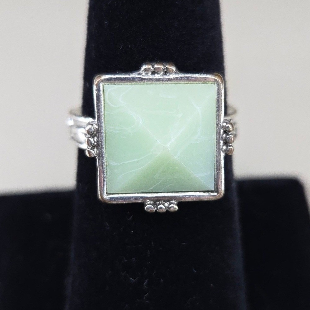 Light Green Square Pyramid Statement Ring Silver Tone Textured Band Size 8